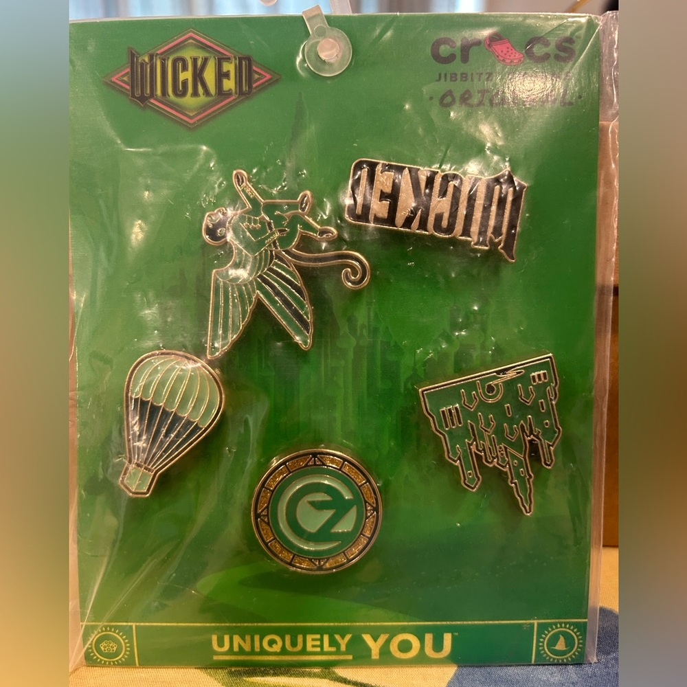 CROCS Wicked Jibbitz Charm in Green
